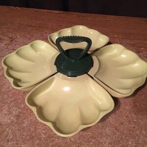 VINTAGE LAZY SUSAN 2 TONE GREEN 5 PIECES PLASTIC SEASHELL